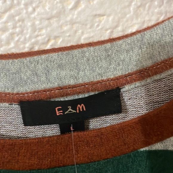 Sweater - Picture 2 of 2